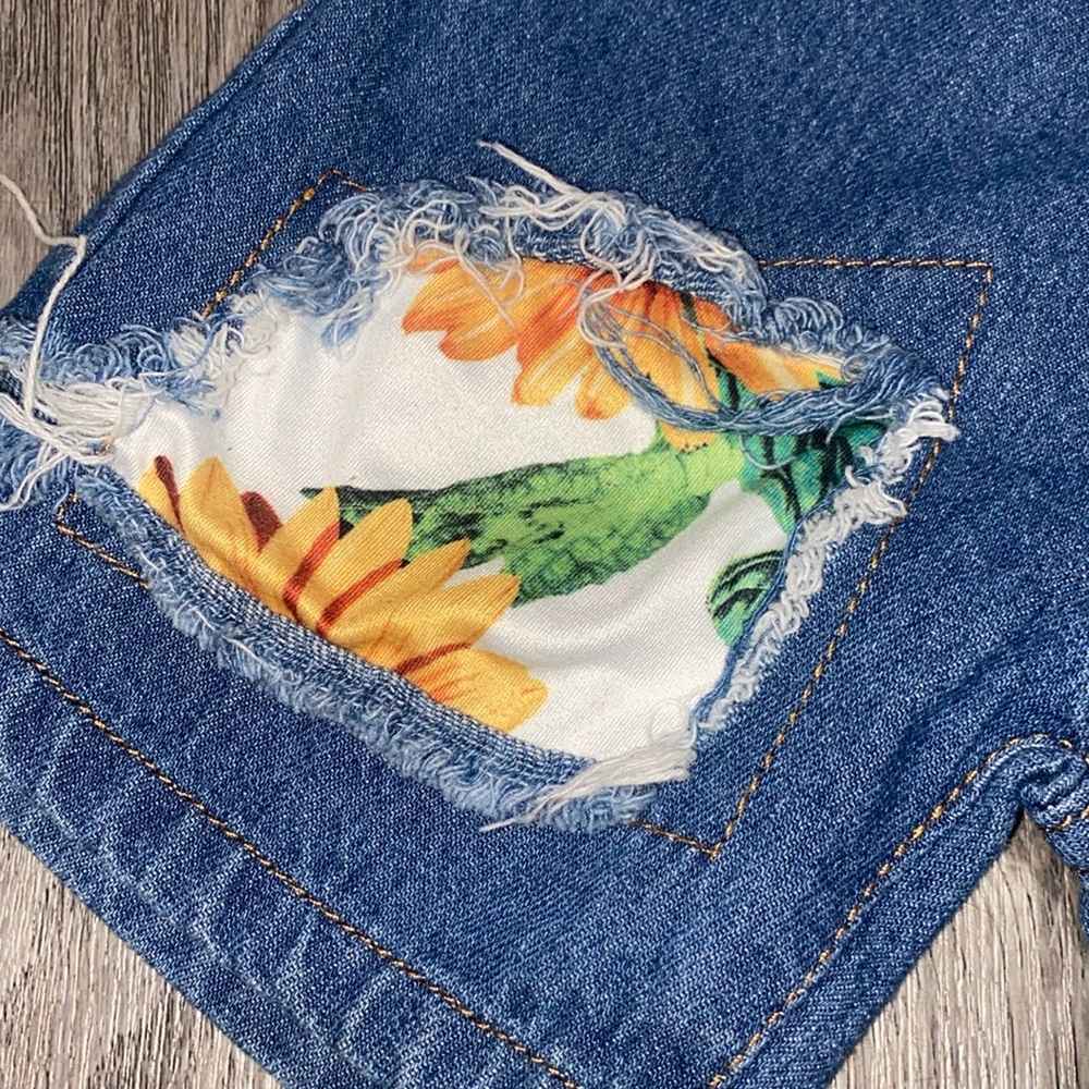 Overall Sunflower Set - Picture 3 of 6